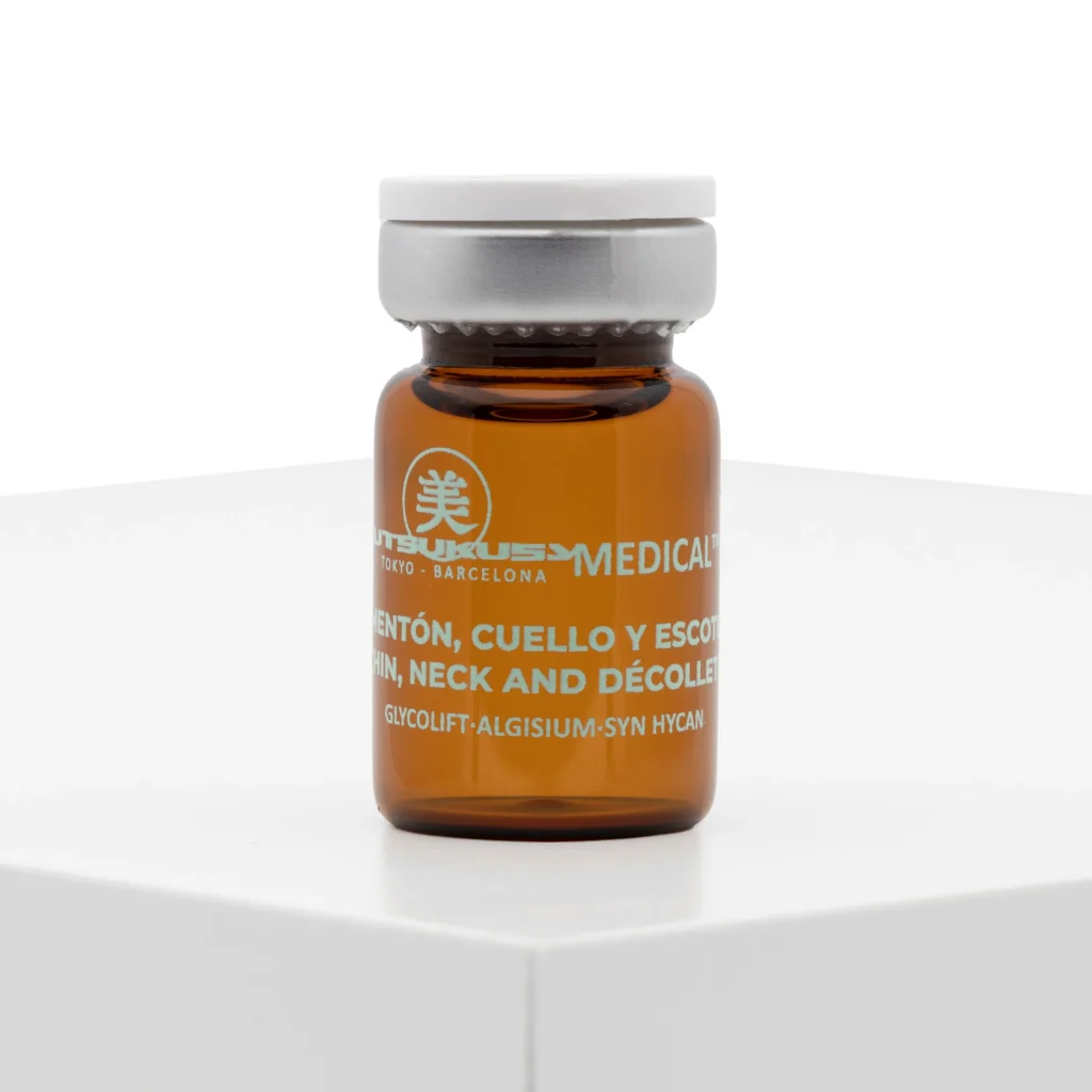 Ampulle mit Neck Lift Serum - Microneedling Serum von Utsukusy Cosmetics
